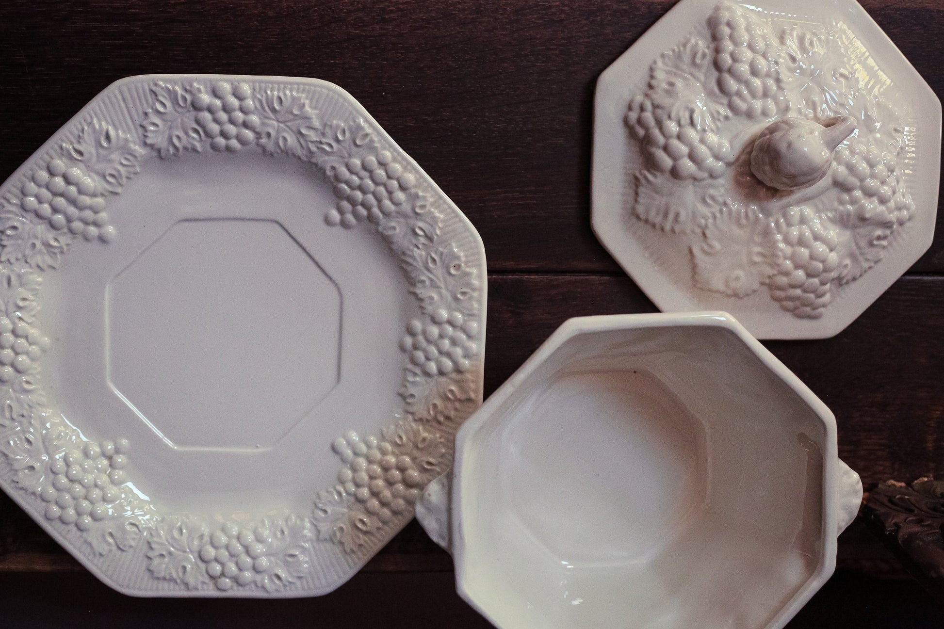 Soup Toureen with Lid Grape Clusters Made in USA Calif