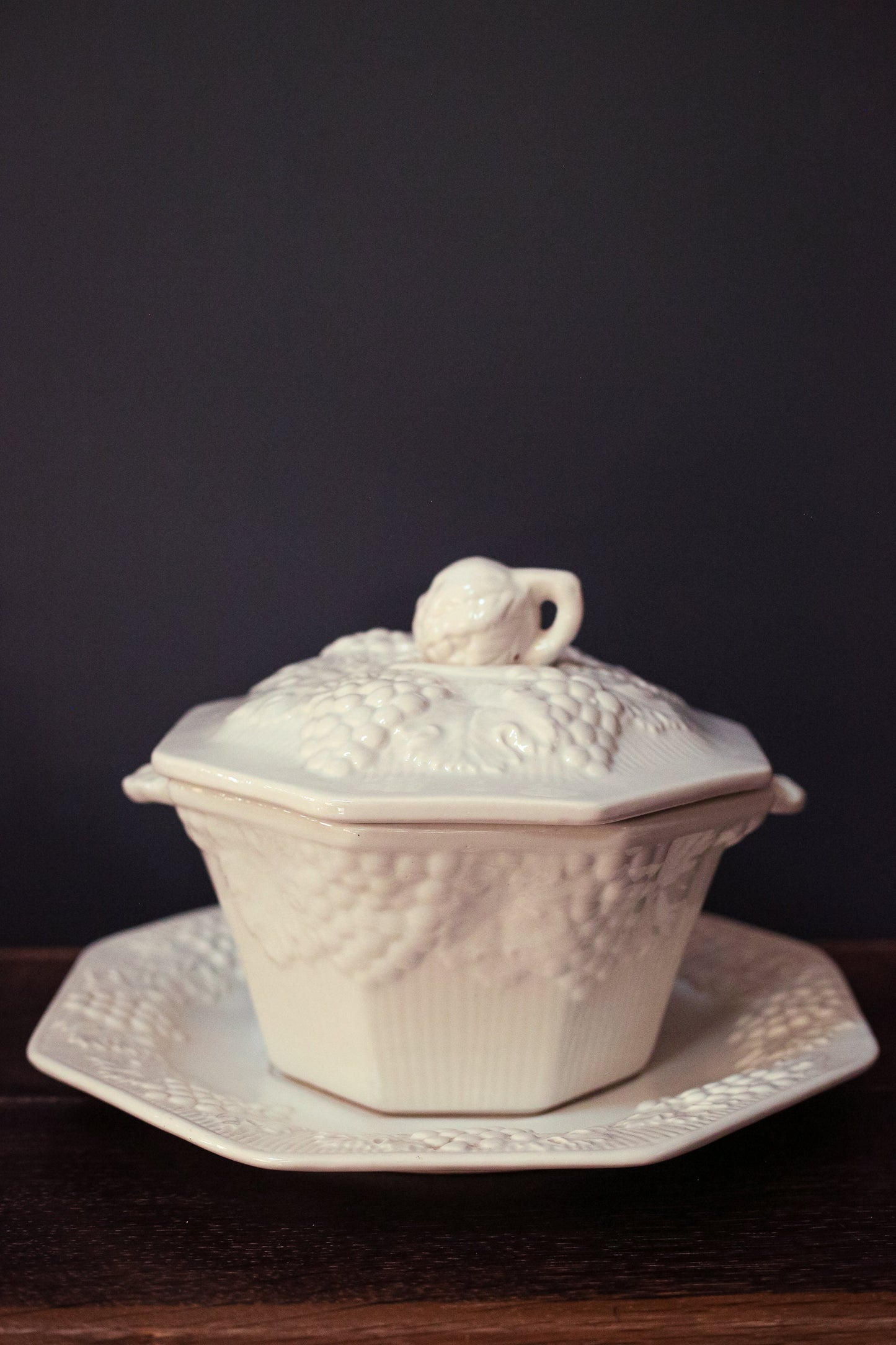 Soup Toureen with Lid Grape Clusters Made in USA Calif