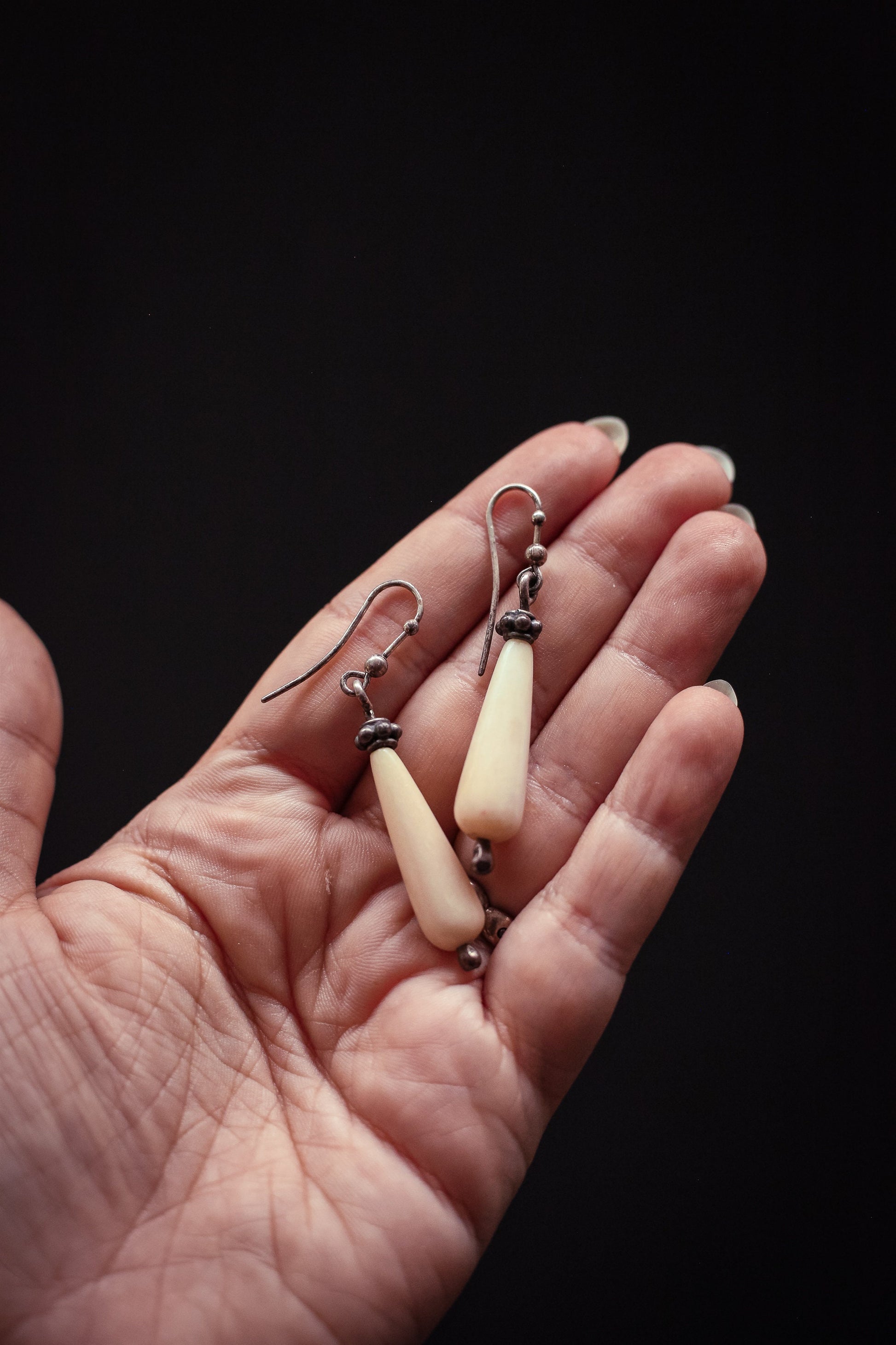 Teardrop Cream Agate and Silver Earrings - Vintage Estate Jewelry