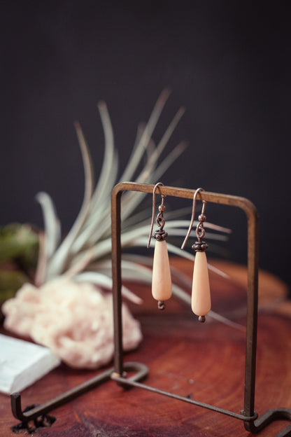 Teardrop Cream Agate and Silver Earrings - Vintage Estate Jewelry