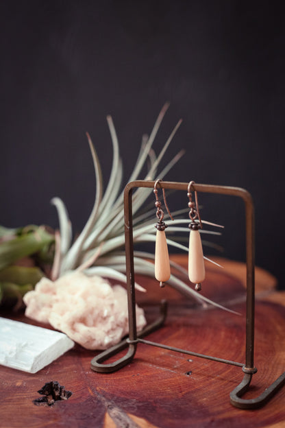 Teardrop Cream Agate and Silver Earrings - Vintage Estate Jewelry