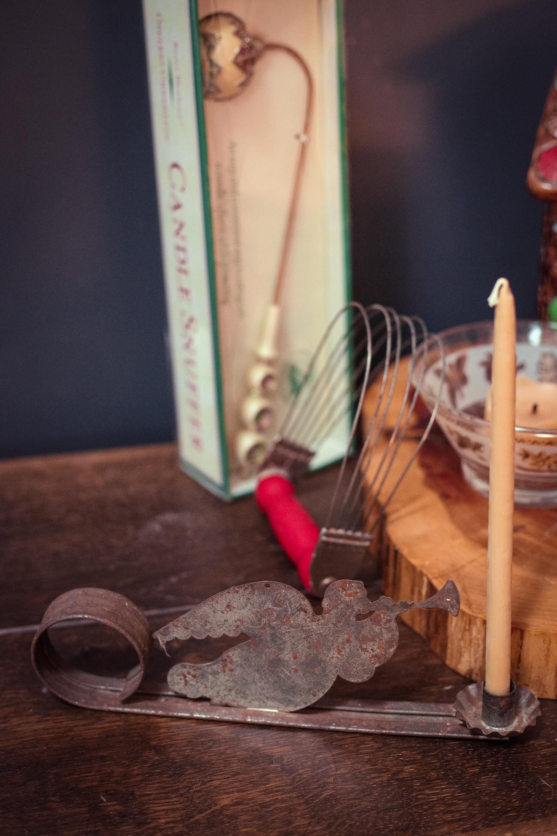 Red Wood Handle Dough Cutter - Vintage Country Farmhouse Kitchen Utensil