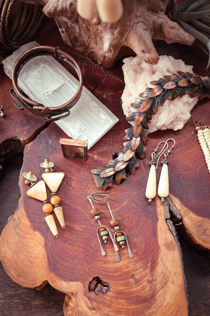 Teardrop Cream Agate and Silver Earrings - Vintage Estate Jewelry