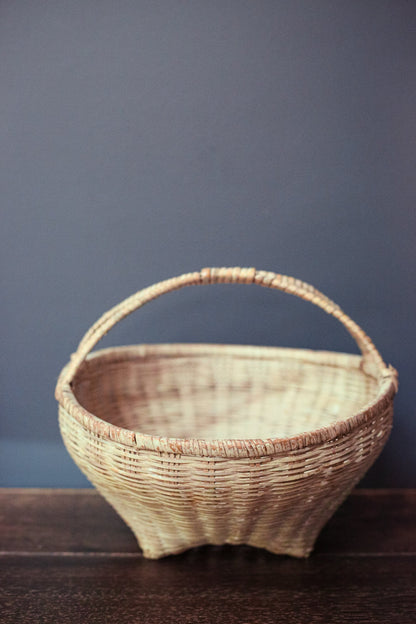 Large White Washed Round Belly Basket with Handle - Vintage Cottage Farmhouse Painted Splint Gathering Basket