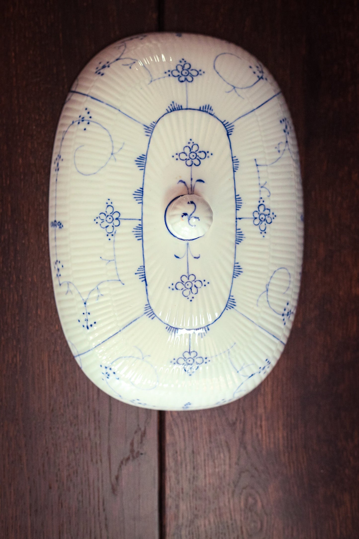 Antique Cover Villeroy & Boch Dresden Blue Fluted - Hand Painted Blue White China Rounded Rectangle Warming Cover Lid