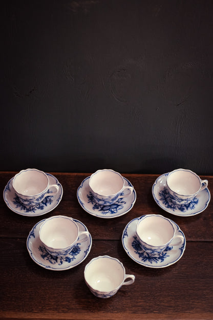 Blue Onion Villeroy & Boch Dresden Saxony Cup Saucer Set of 5/6 - Antique Fine China Collectible Blue White Ceramic