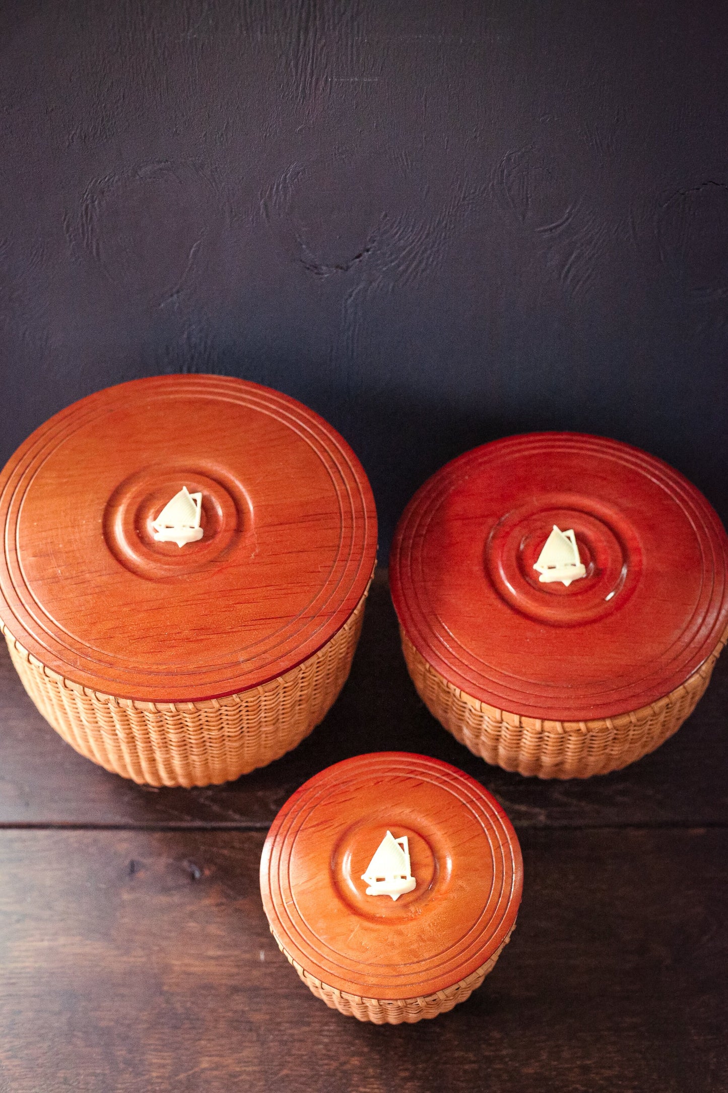 Set of 3 Nantucket Baskets with Wood Lids - Trio of Nesting Nantucket Baskets with Lids