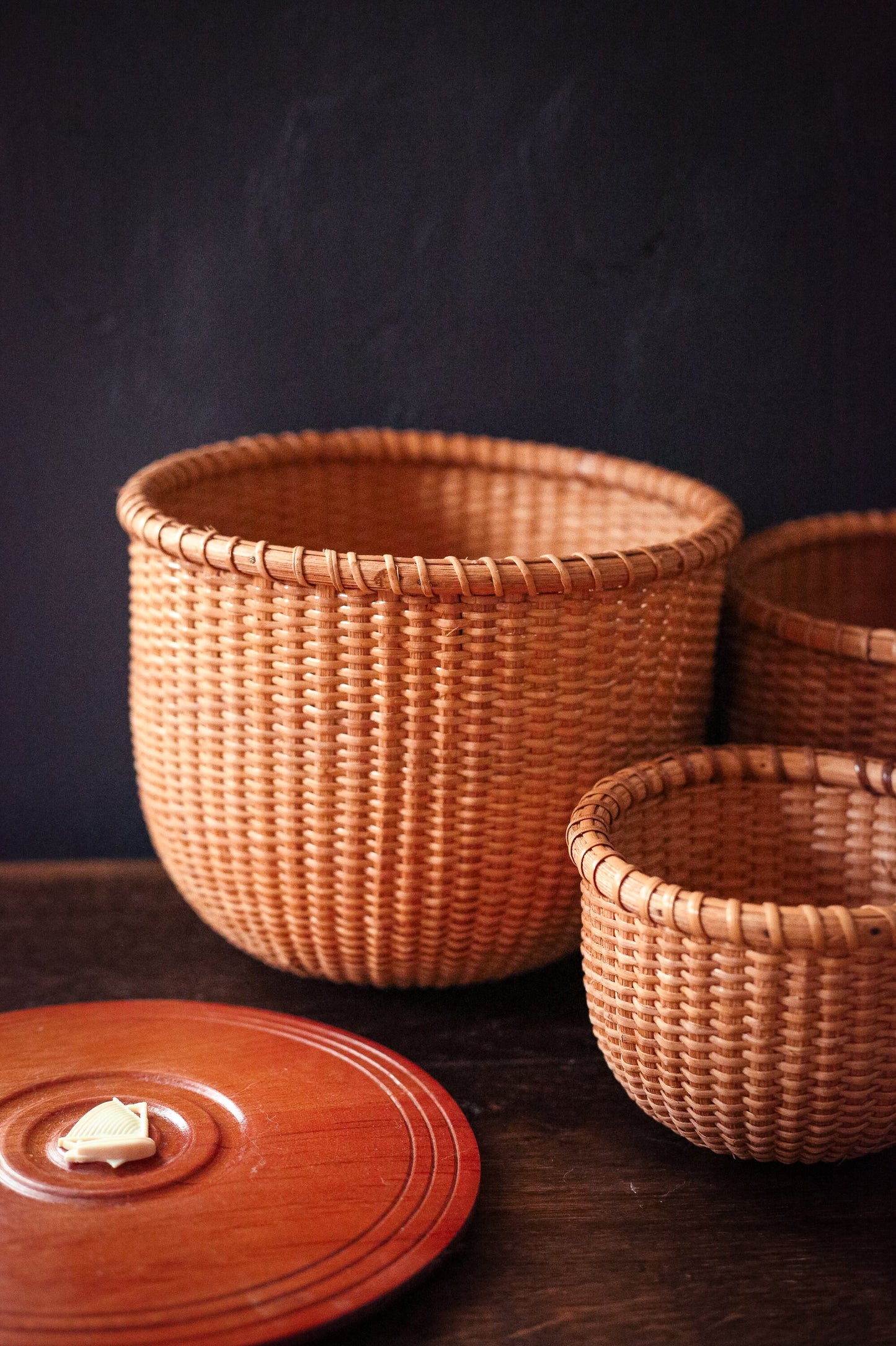 Set of 3 Nantucket Baskets with Wood Lids - Trio of Nesting Nantucket Baskets with Lids