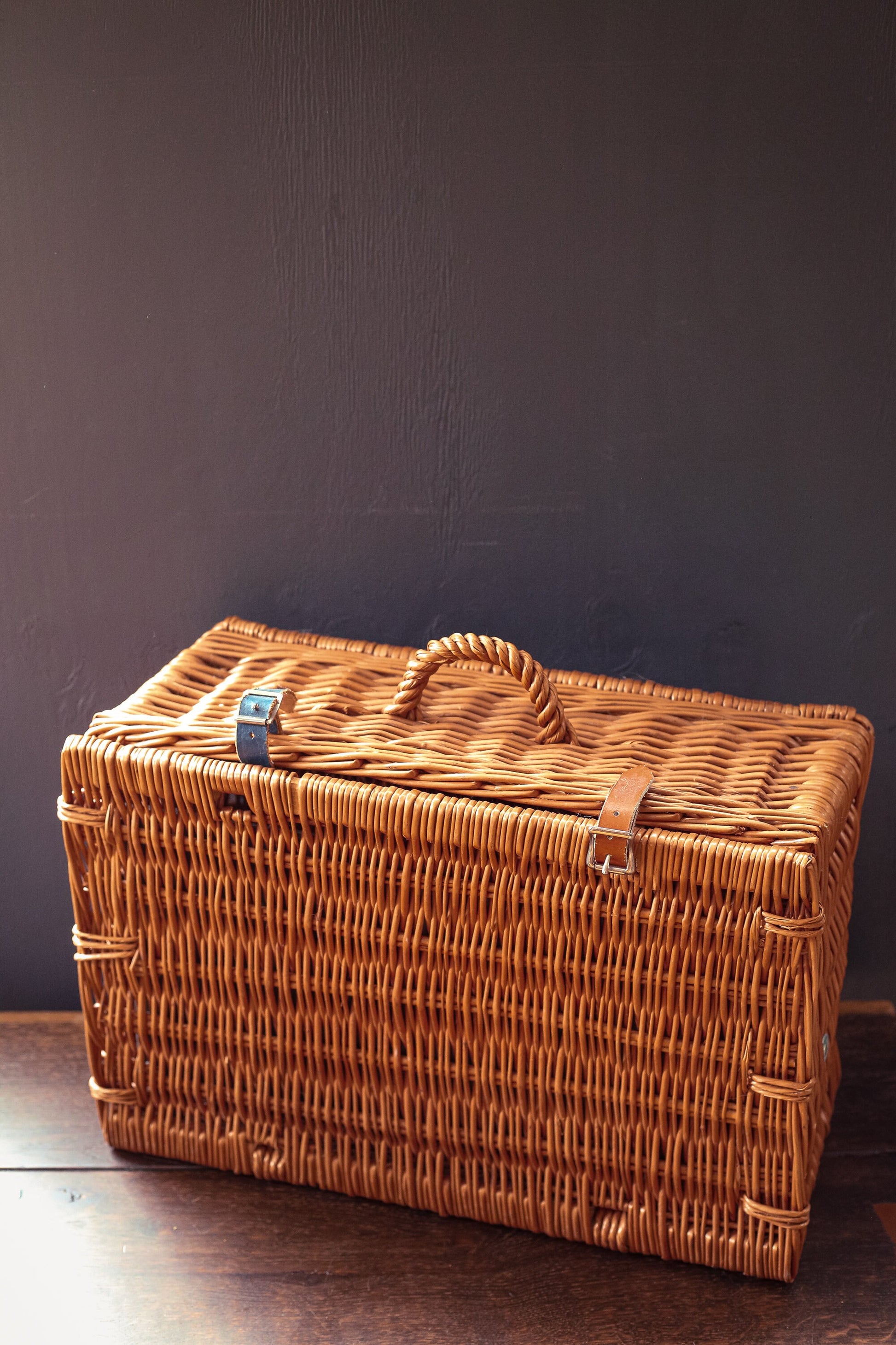 Large Wicker Rattan Picnic Basket with Organizer - Vintage Suitcase Style Picnic Basket with Handle