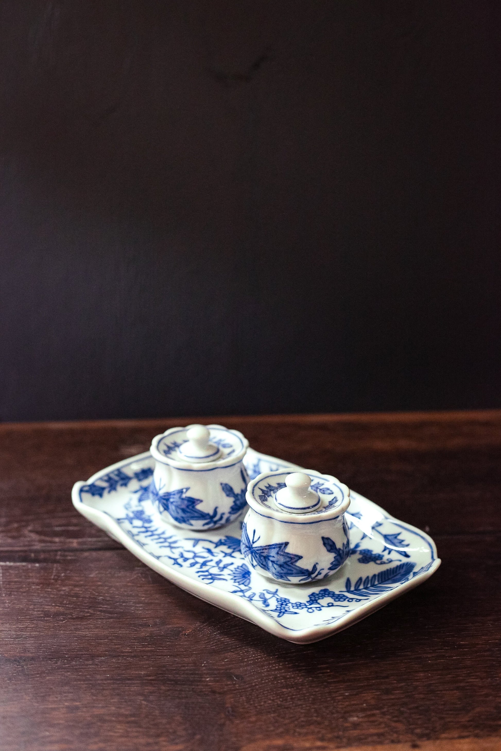 Blue Onion Ceramic Salt Pepper Serving Tray with Containers & Lids - Vintage Blue White Porcelain Tableware